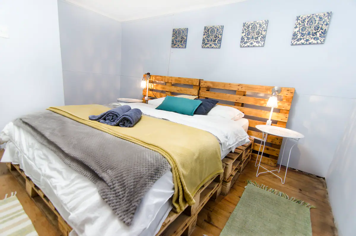 Habitación Reina Victoria — Primer piso · Vista a jardín — Hostal Mi Paz Valparaíso
